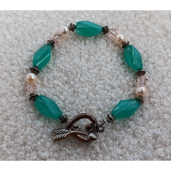 Sea Blue Chalcedony & Genuine Pearl Bracelet Arrow & Heart Clasp - Picture 1 of 6